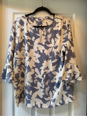 CHICO’S Printed Bell Sleeve Knit Top-Size 3 (XL)